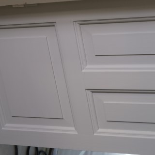 Närbild av speglar på spegeldörr